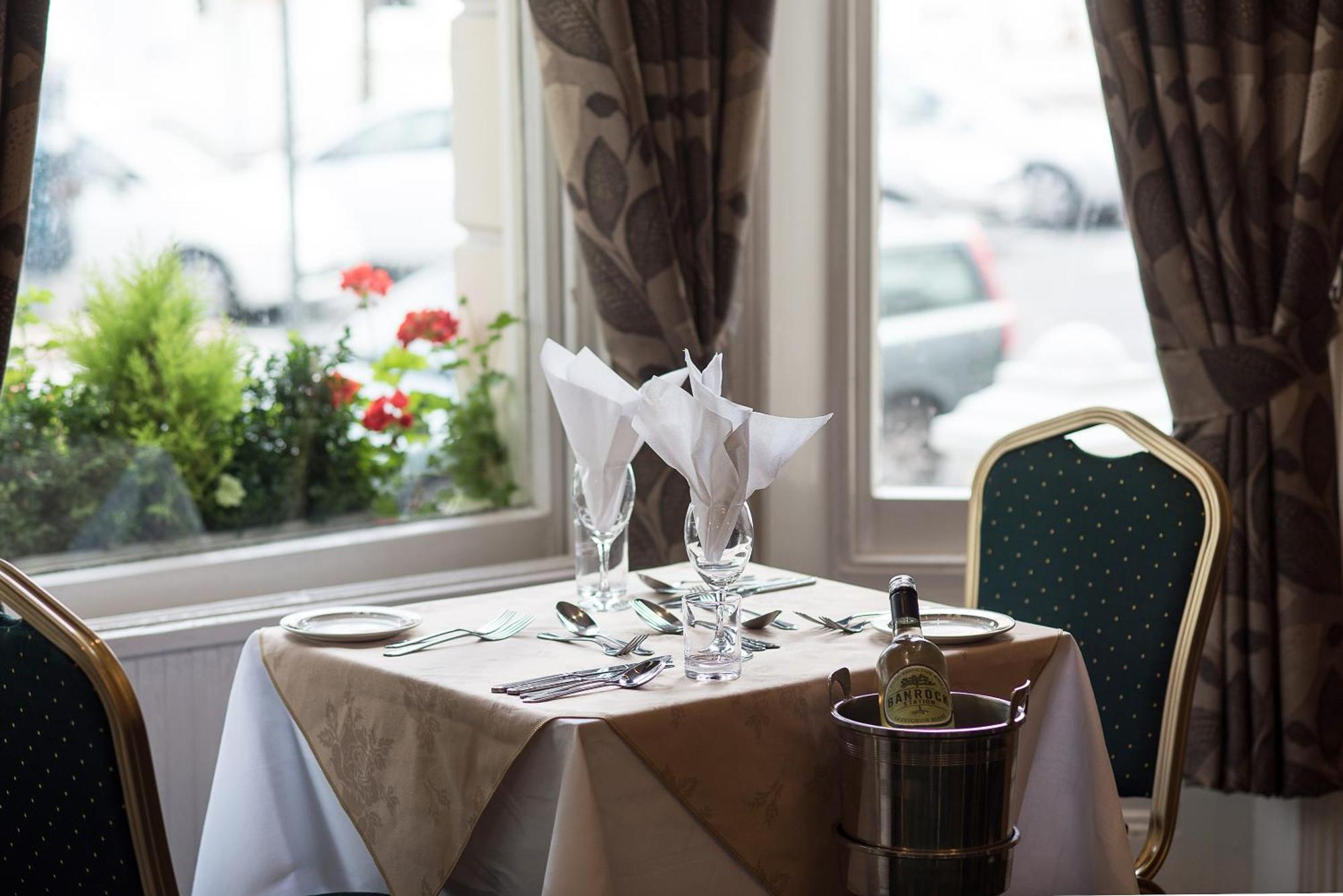 Haddon Hall Hotel Eastbourne Eksteriør bilde